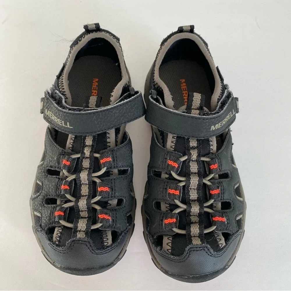 Merrell sturdy closed